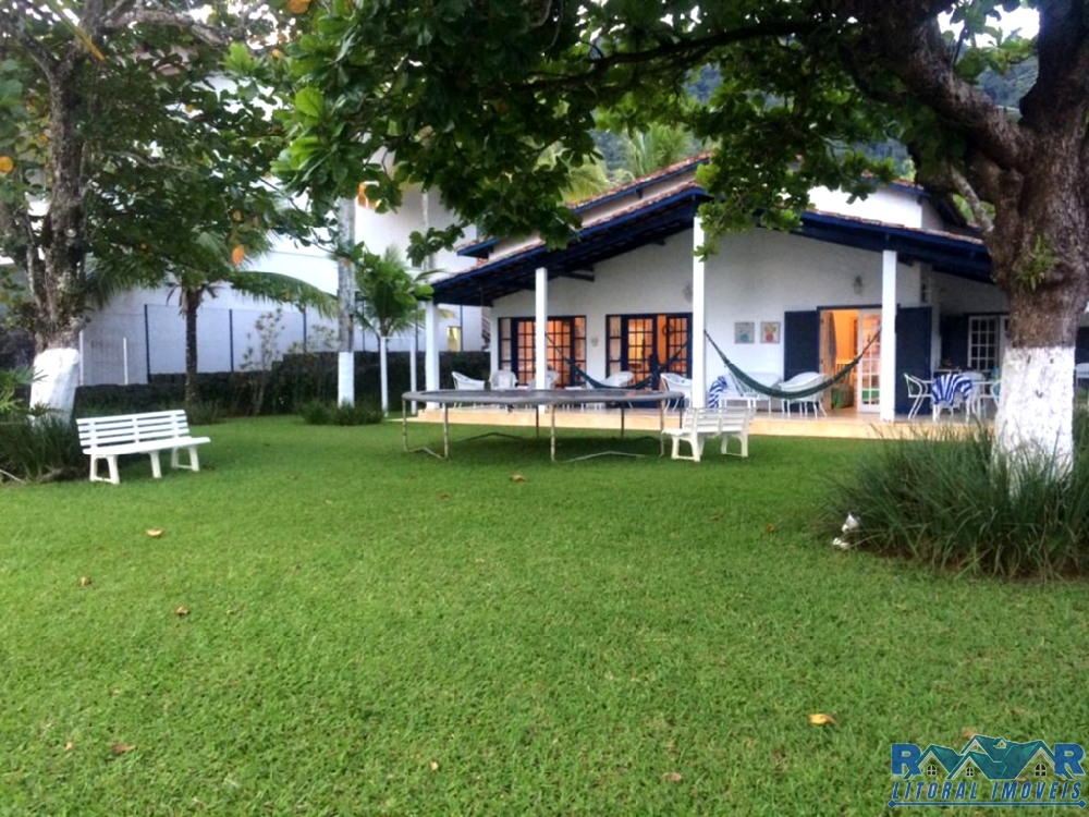 Casa enseada (pé na areia )