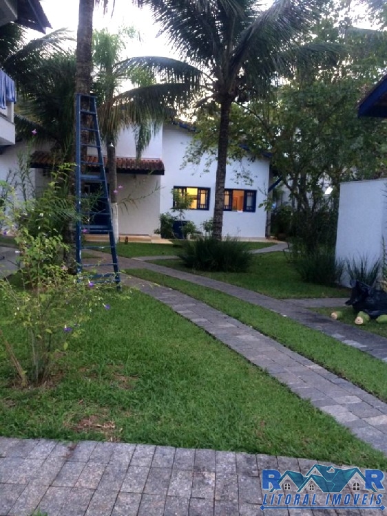 Casa enseada (pé na areia )