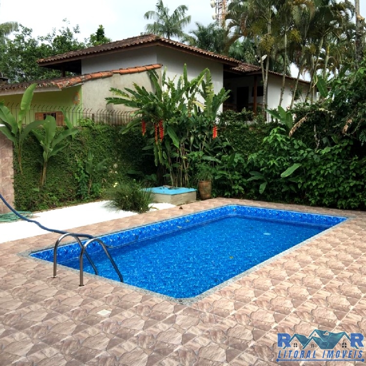 Casa residencial no itaguá