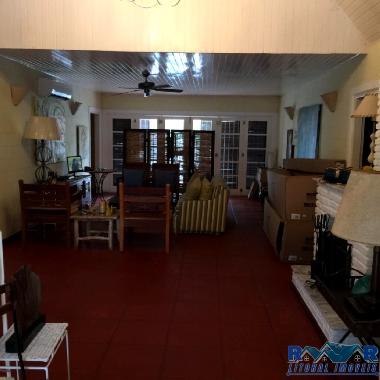 Casa residencial no itaguá