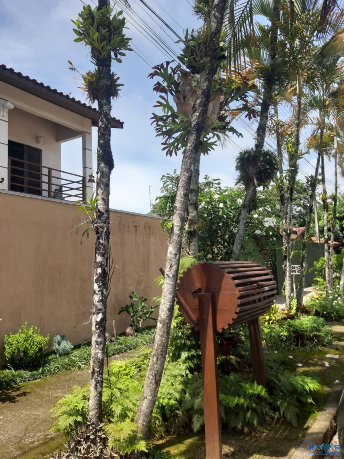 Linda Casa no bairro nobre de Ubatuba, próximo ao Aquário, bares e restaurantes