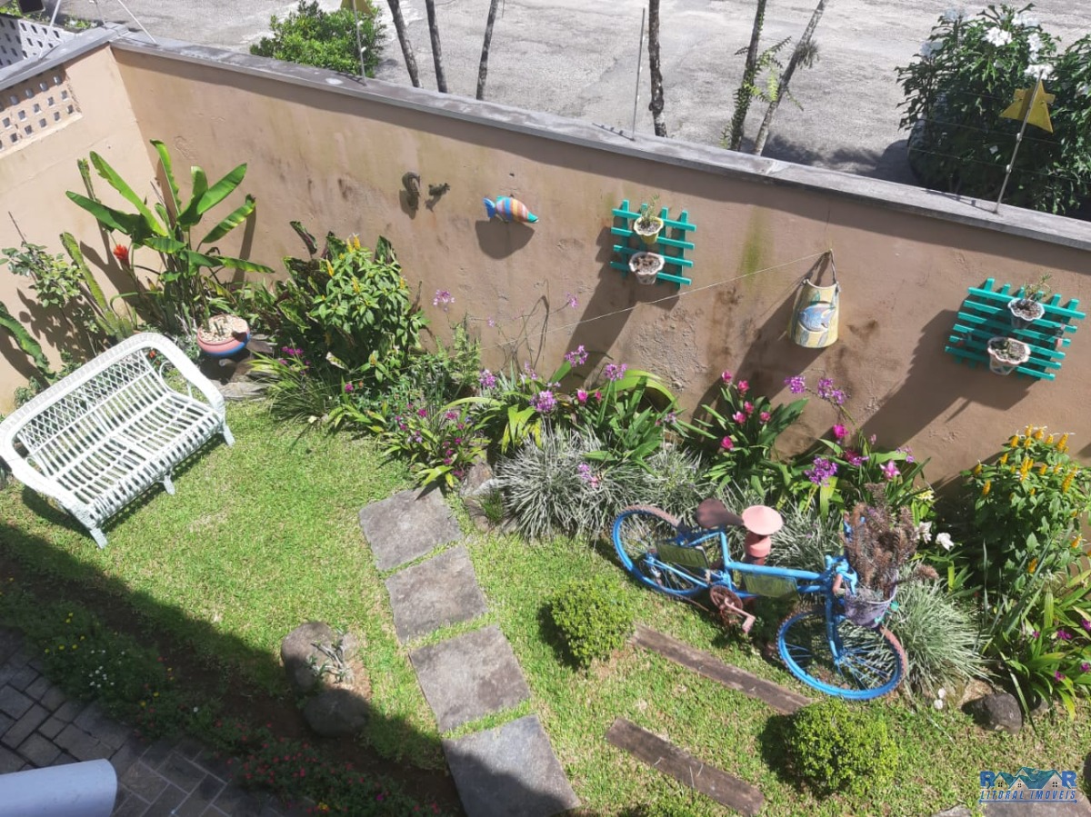Linda Casa no bairro nobre de Ubatuba, próximo ao Aquário, bares e restaurantes